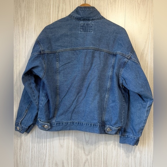Forever 21 Denim Trucker Jacket Size M EUC - Picture 3 of 3